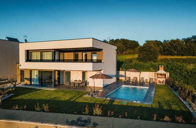 Beautiful Villa Angelina in Kastelir