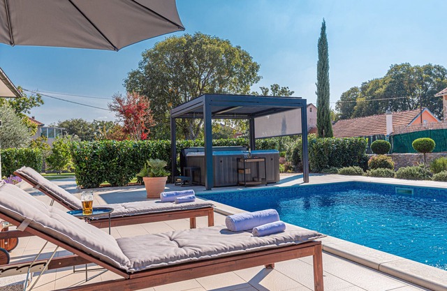 Beautiful Villa Krka Dream