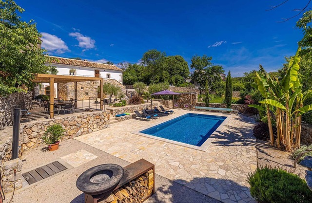 Beautiful Villa MAY with swimming pool