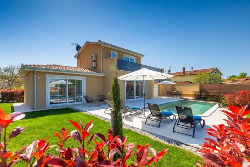 Beautiful Villa Onit with outdoor pool in Vizinada