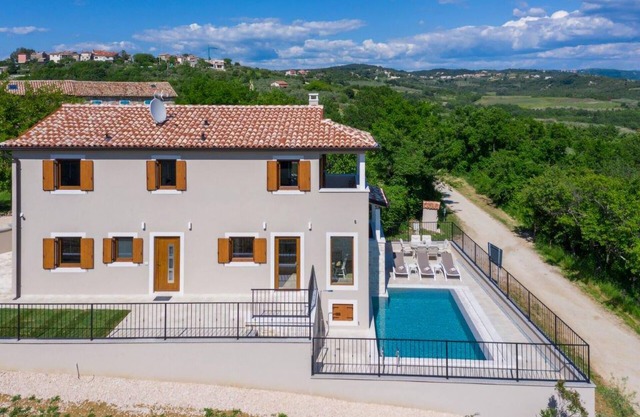 Beautiful Villa Skarline with outdoor pool in Buje