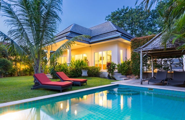 Beautiful villa with swimming pool