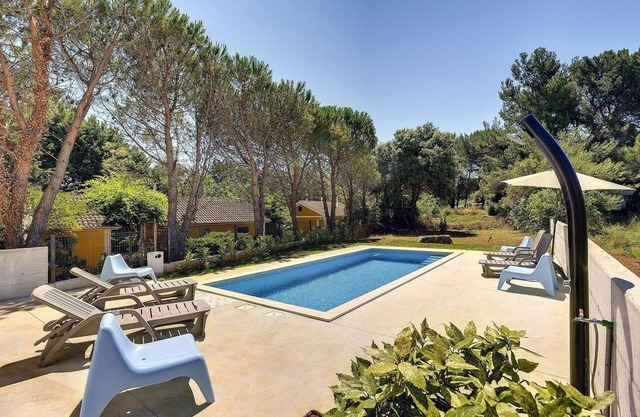 Beautiful villa with private pool 300 meters from beach