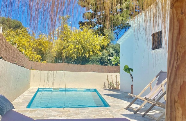 Beautiful villa with swimming pool very close to the beach of Hotel Illa D'Or.