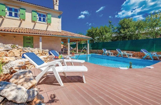 Beautiful Villa with swimming pool