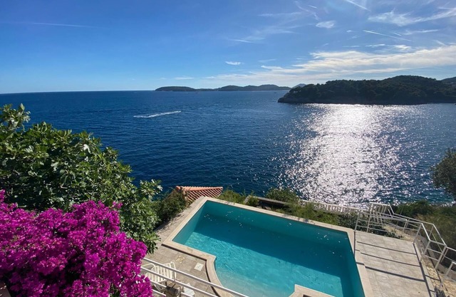 Beautiful waterfront Villa, with private sea access and pool, close to Dubrovnik