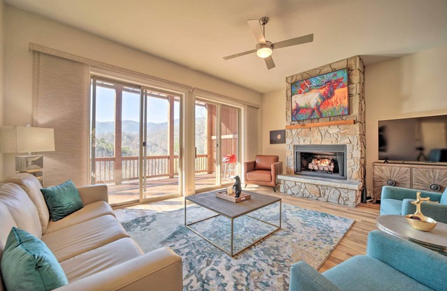 Beautiful Whittier Condo w/Deck + Mtn Views!