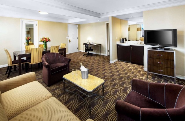 Beautifully Appointed Hotel Room in a NYC Landmark with Modern Comfort