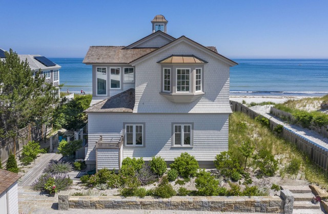Beautifully renovated OCEAN-FRONT luxury home on private beach
