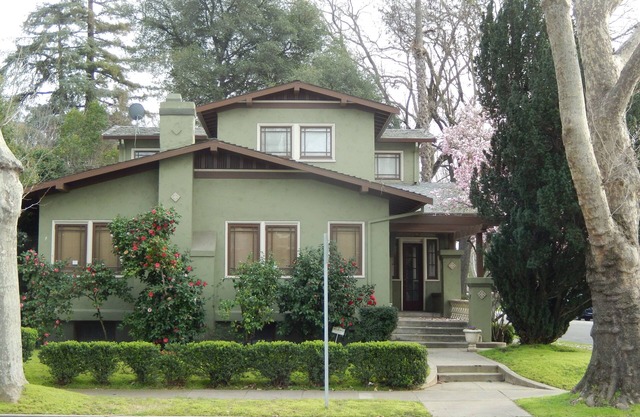 Beautifully restored 1922 craftsman bungalow in a prime Lodi wine tasting area
