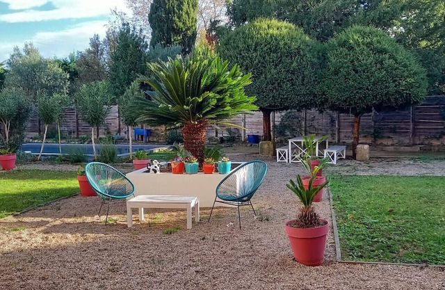 Bed and Breakfast 'Grande Chambre' with Shared Pool, Shared Garden and Wi-Fi