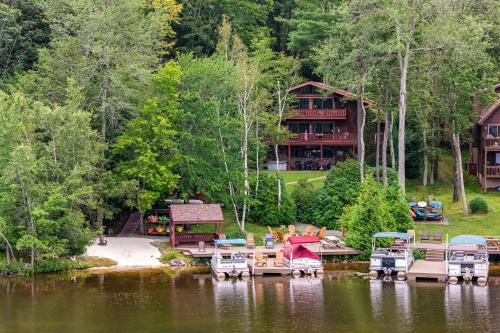 Beech Mt Lakefront Gem! Hot Tub, Kayaks, Billiards