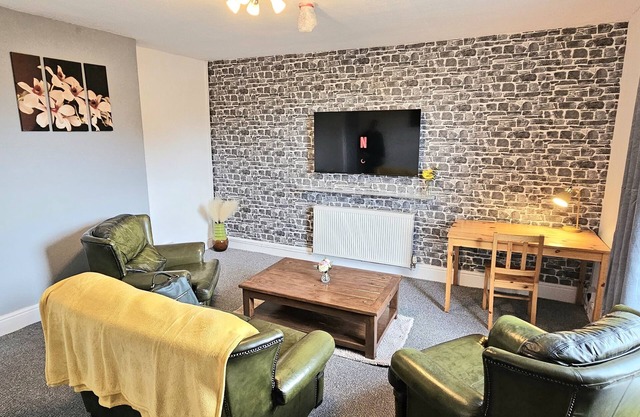 Bella's Place - Newly refurbished 3 bedroom duplex apartment
