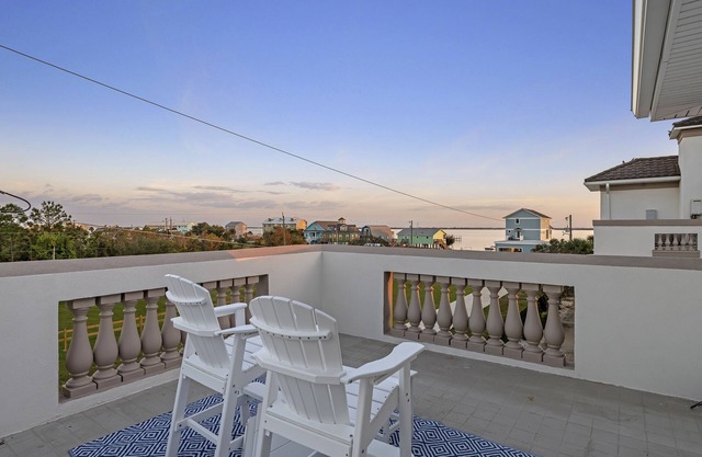 Bella Villa Guest Suite - Amazing Location, Bay Access!