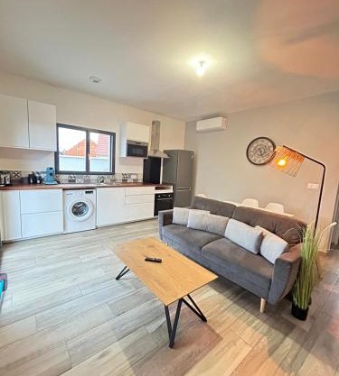 Bella Vista, parking gratuit, 5 min Auxerre