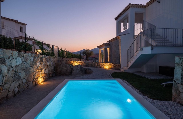 Bellevue 36B by Klodge - flat with private pool, greenery and views