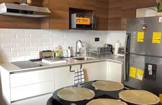 Bello Apartamento Tipo Estudio en el Corazón de la Zona 10 de Guatemala
