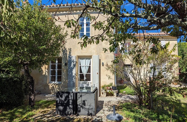 Bello Viso, Proche Saint Emilion Dans un Écrin de Verdure au Milieu des Vignes