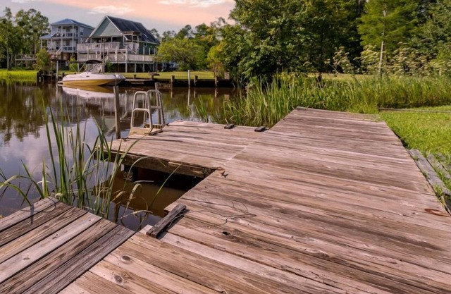 Bells on the Biloxi Pet Friendly Waterfront Sleeps 6