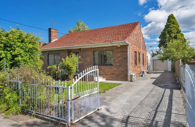 Belmore Brand new renovated 3Br house AC & Parking