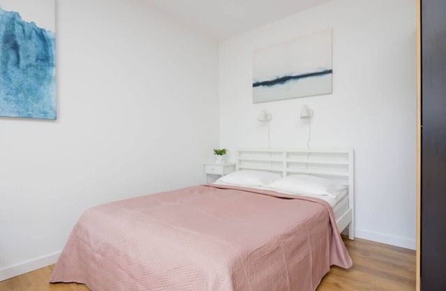 Berensona 10A | Well-equipped Studio | Parking