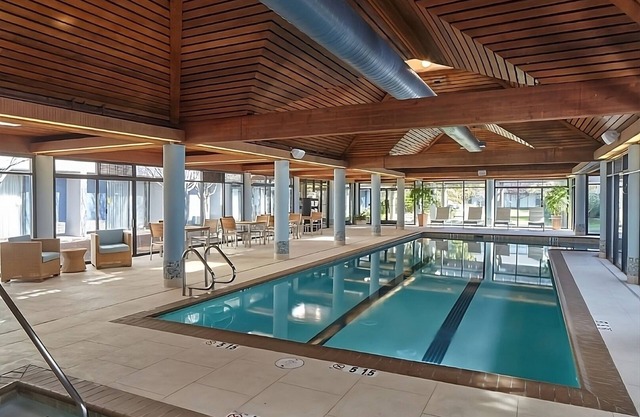 Berkeley Marina Stay | Pool Access, Free Breakfast