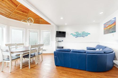 Berni's Ocean View Castle - an Oceanside Legend