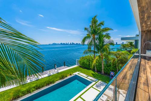 Best Bayfront View New construction w pool
