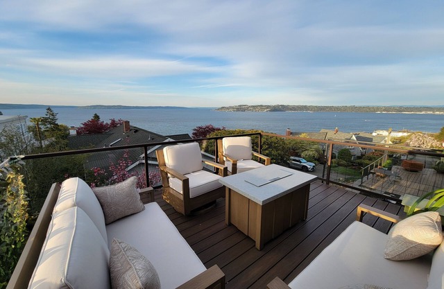 Best View And Location In Tacoma Old Town