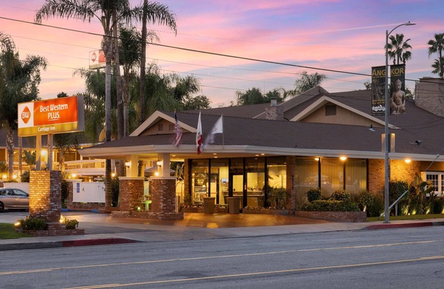 Best Western Plus Carriage Inn