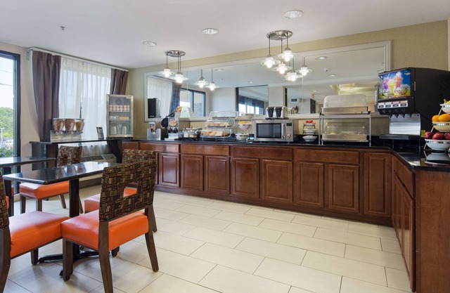 Best Western Plus Huntersville Inn & Suites Near Lake Norman