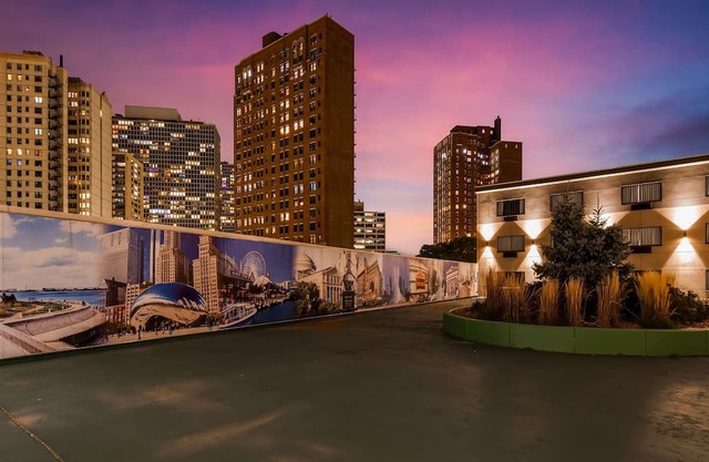 Best Western Plus Hyde Park Chicago Hotel