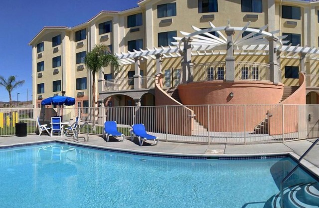 Best Western Plus Lake Elsinore Inn & Suites