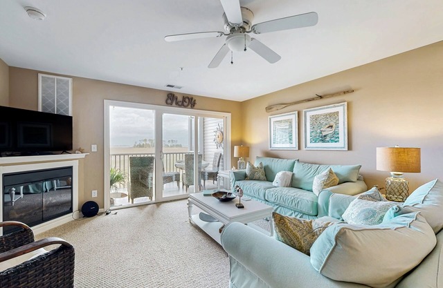 Bethany Bay 2nd floor condo w/shared pool, tennis court, on-site golf, balcony