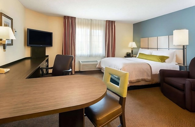 Better Choice For Your Vacation! Prime location and Spacious unit awaits