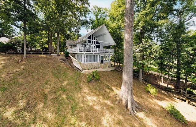 Better Knott miss this View! Lake Front home on Toledo Bend with boat launch.