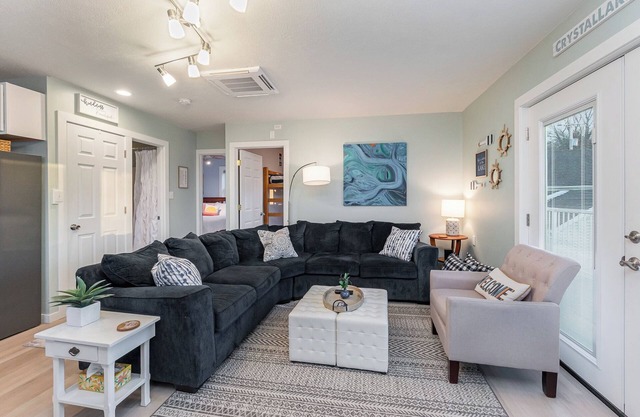 Beulah Apartment with Scenic Lake Views, Just 5 Minutes Away from the Beach!