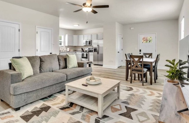 Beverly West~ 1 Mile to Downtown Greer!
