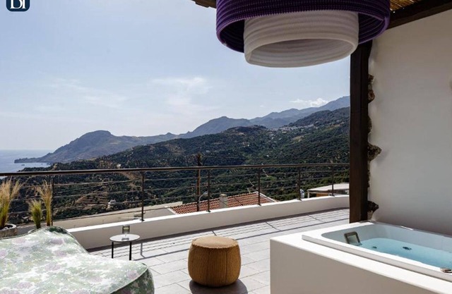 BH391 - R- Suite Rethymno