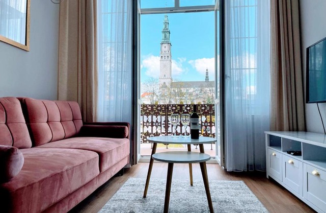 Biały Kruk Apartamenty vis-a-vis Jasnej Góry