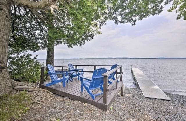 Big Camp · North Hero Lakefront: Just steps to the water!