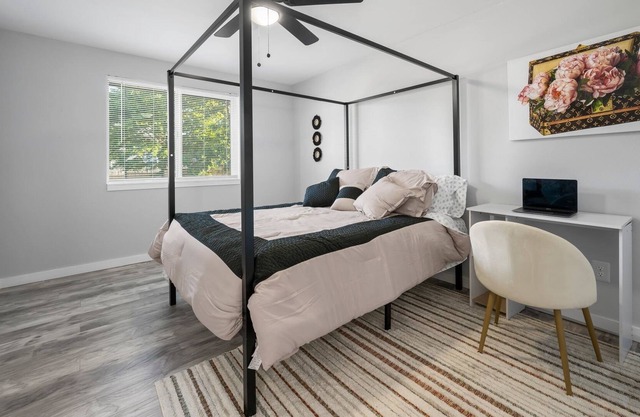 Big family-sized house with home office and 5 minutes away from everything!