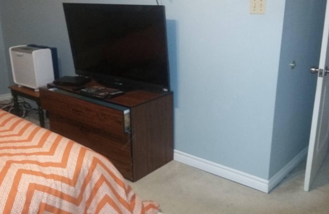 Big House for Share Near 401-east And Pickering Town Centre