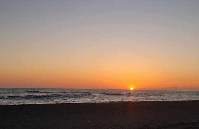 Big Relaxing Beach House 3 Bedrooms and a loft, less than 500 steps to the sand!