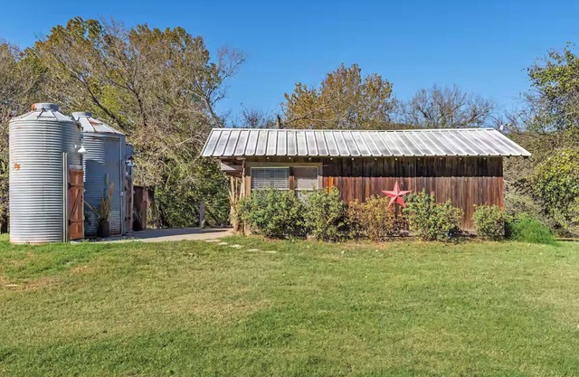 Big Rocks on the Brazos River Retreat