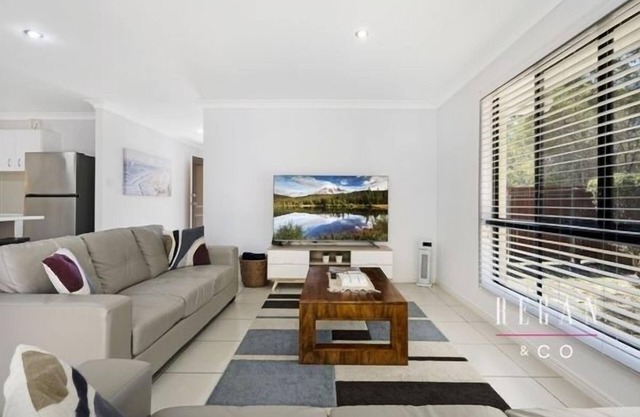Big Sandstone Point House! Sleeps 10, Bribie