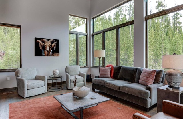 Big Sky Vacation Rentals: Homestead 12 Claim Jumper