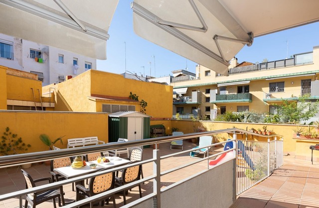 BIG TERRACE APARTMENT IN BARCELONA
