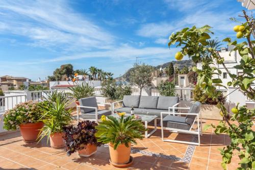 Big Terrace Retreat and only Steps from Beach & Town