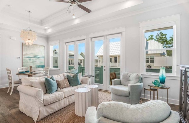 Bikes| Golf Cart | Heated Pool | Close to Beach